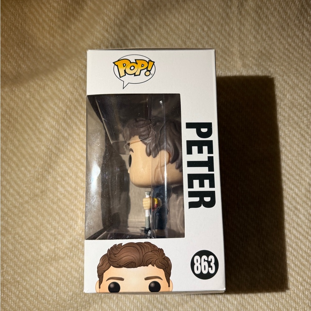 Funko Pop! Lara Jean & Peter Vinyl Figures - Picture 3 of 13